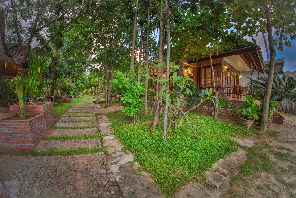 Natural Bungalows Restaurant And Bar Kampot Εξωτερικό φωτογραφία