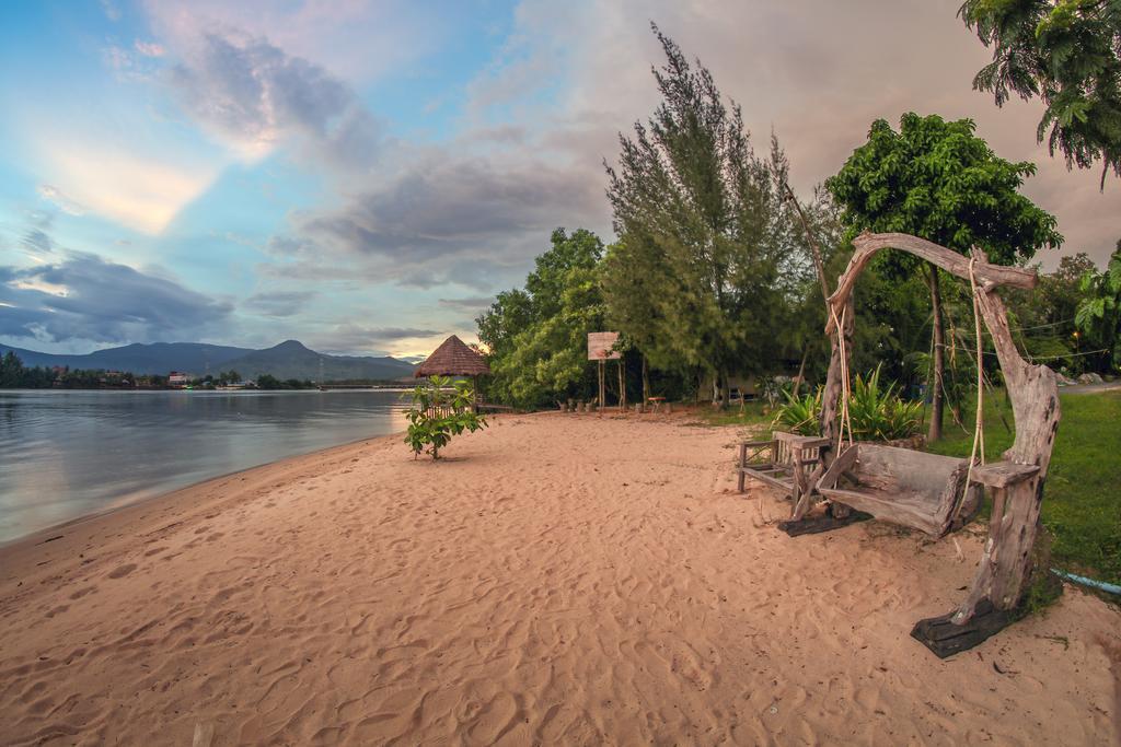 Natural Bungalows Restaurant And Bar Kampot Εξωτερικό φωτογραφία