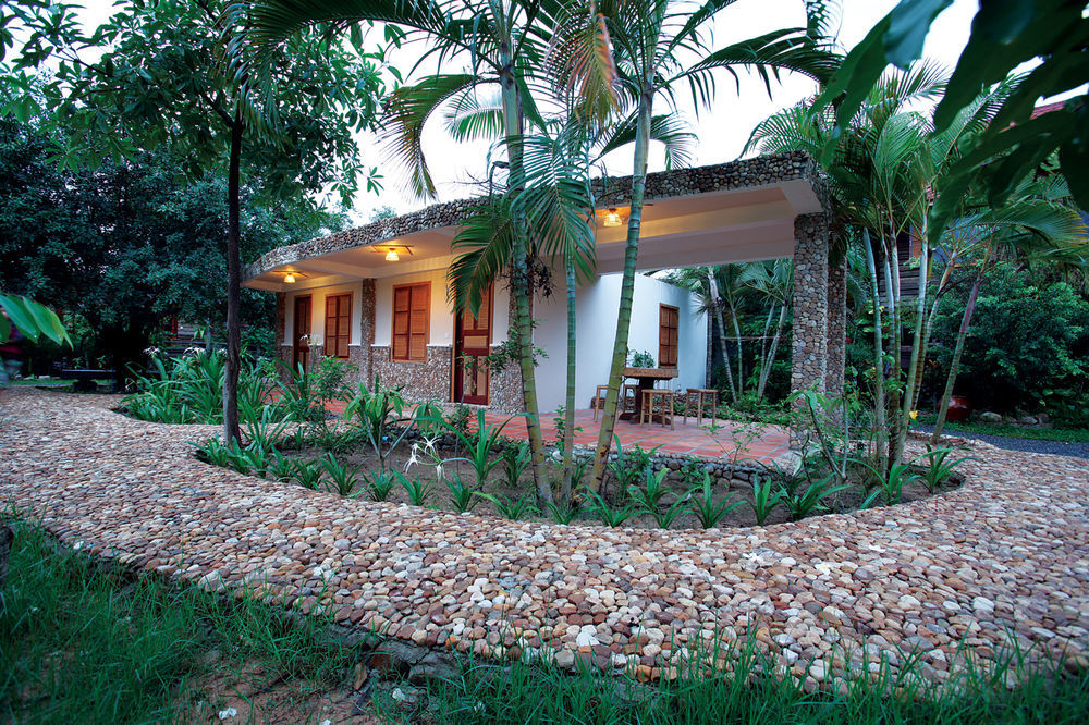 Natural Bungalows Restaurant And Bar Kampot Εξωτερικό φωτογραφία