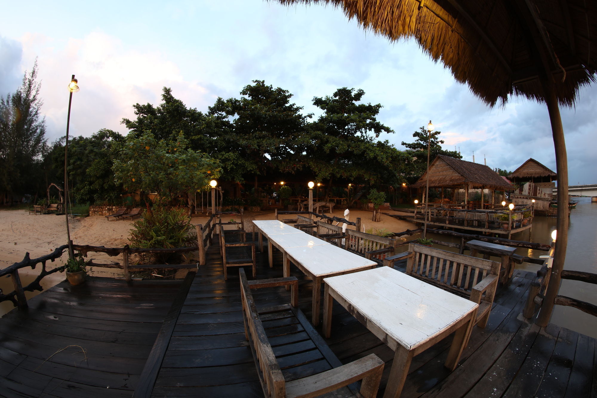 Natural Bungalows Restaurant And Bar Kampot Εξωτερικό φωτογραφία